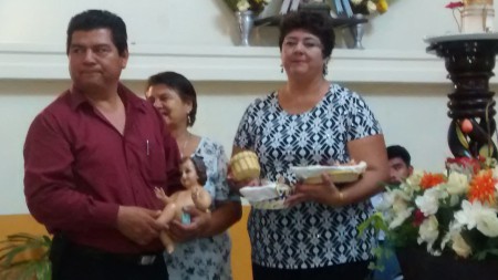 la lic juanita y el lic avelino padrinos del niño Dios 2014